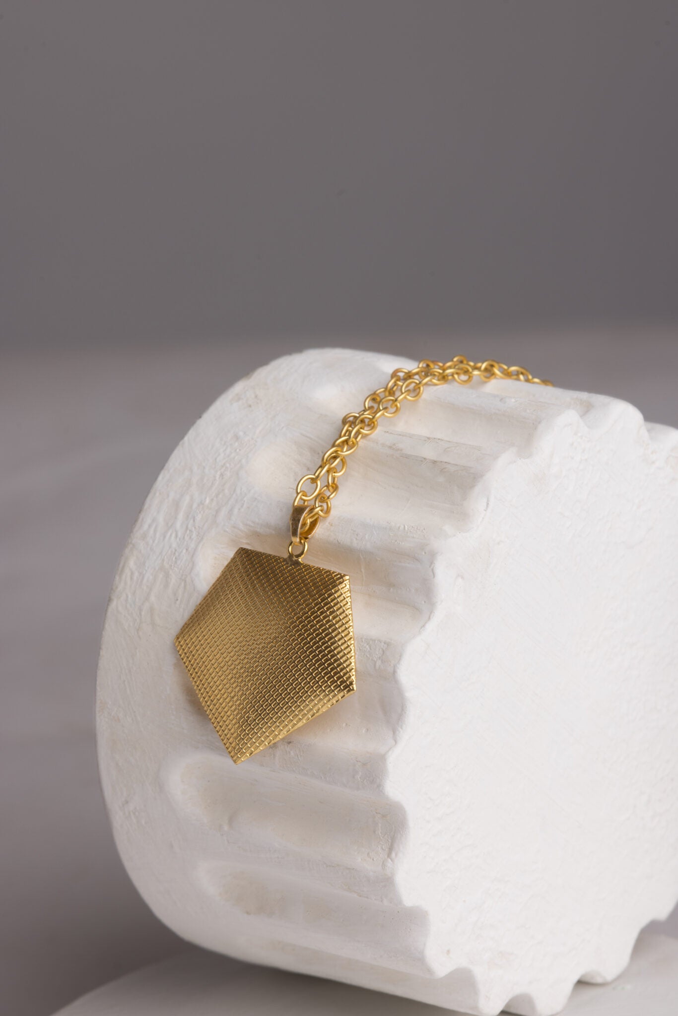 Mari pendant