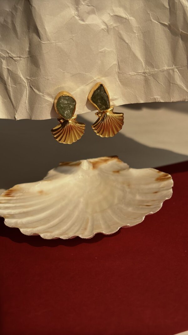 Shell earring