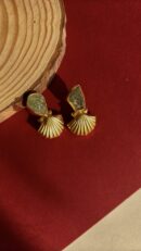 Shell earring